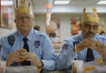 Burger King usa seguranças reais em campanha do Cheddar Duplo Burger King convoca seguranças reais para promover Cheddar Duplo em nova campanha (Foto: Divulgação)