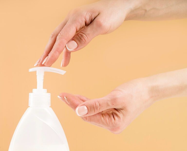 Sabonetes íntimos: o que são e como escolher o produto correto (Foto: Freepik)