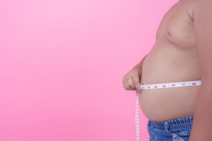 Obesidade infantil: Os 6 maiores erros da alimentação das crianças (Foto: jcomp/Freepik)