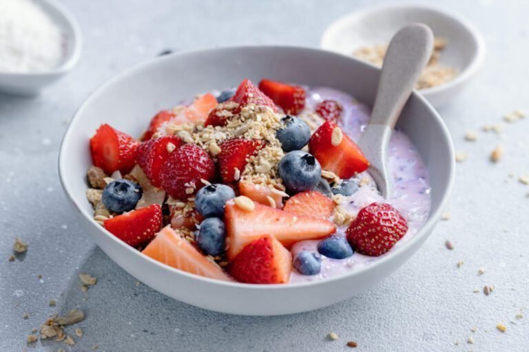 Conheça os benefícios das frutas vermelhas (Foto: valeria_aksakova/Freepik)