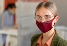 Coronavírus x óculos: Dicas práticas para evitar a contaminação Coronavírus x óculos: Dicas práticas para evitar a contaminação (Foto: Freepik)