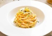 Receita de Spaghettini Cacio e Pepe com toque de limão siciliano Receita de Spaghettini Cacio e Pepe com um toque de limão siciliano (Foto: Divulgação)