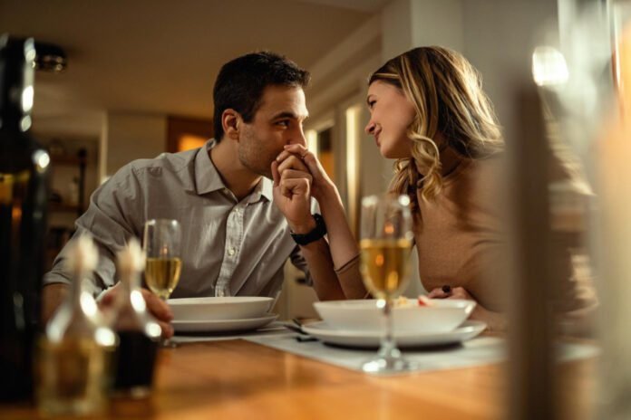 Mais de 676 mil homens casados estão em site de relacionamento Sugar, afirma pesquisa (Foto: Drazen Zigic/Freepik) Mais de 676 mil homens casados estão em site de relacionamento Sugar, afirma pesquisa (Foto: Drazen Zigic/Freepik)