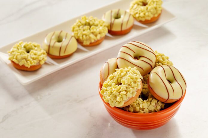 Aprenda a fazer Cake Donuts de Pistache com receita prática da Harald (Foto: Divulgação)