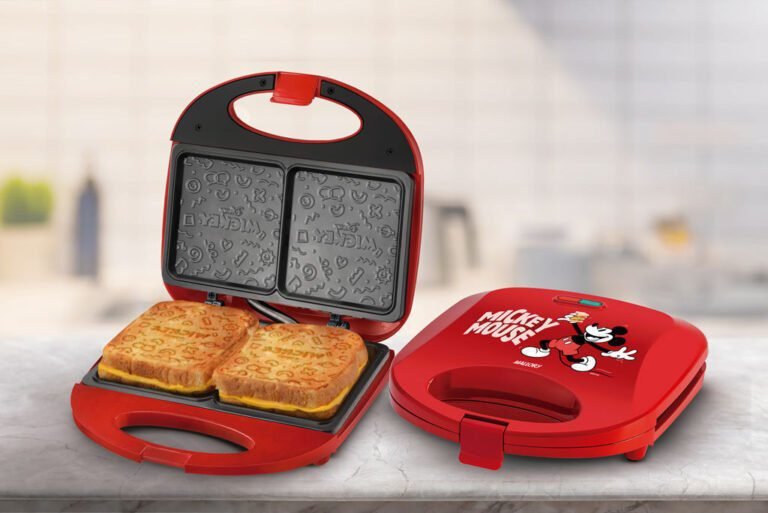 Mickey e Stitch estão nos eletroportáteis da nova linha da Mallory (Foto: Divulgação)