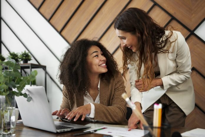 Mulheres na liderança impulsionam crescimento de empresas em 21%