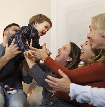 Dia dos Pais: como apoiar crianças sem figura paterna presente Dia dos Pais: celebração acolhe diferentes formatos de família (Foto: Freepik)