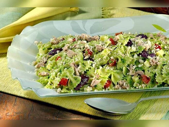 Receita de 'Salada de Gravata ao Pesto e Atum' rende 6 porções (Foto: Divulgação/Adria) Receita de 'Salada de Gravata ao Pesto e Atum' rende 6 porções (Foto: Divulgação/Adria)