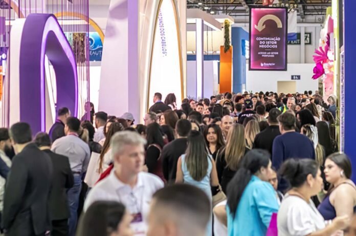Corredores do segundo dia da 20ª edição da Beauty Fair 2025 (Foto: @comodo)