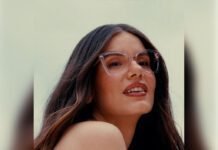 Camila Queiroz celebra primeiro Dia das Mães em campanha da Colcci Eyewear Camila Queiroz celebra seu primeiro Dia das Mães com Clara em campanha da Colcci Eyewear (Foto: Divulgação)