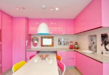 Primavera em casa: cores e natureza renovam ambientes com linha Ornare Linha Stripe da Ornare utiliza o rosa como referência aos ipês da primavera (Foto: Divulgação/Ornare)