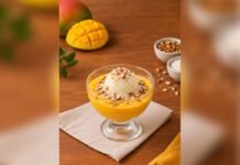 Creme de manga com sorvete: aprenda receita para a primavera Receita de creme de manga recebe uma bola de sorvete de creme na montagem (Foto: Divino Fogão)