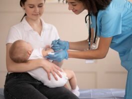 Anvisa amplia vacina contra meningite para bebês a partir de 6 semanas Anvisa ampliou a indicação da vacina MenQuadfi para crianças a partir de 6 semanas (Foto: Magnific)
